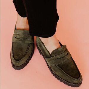 NWOT Freda Salvador Suede Penny Loafer